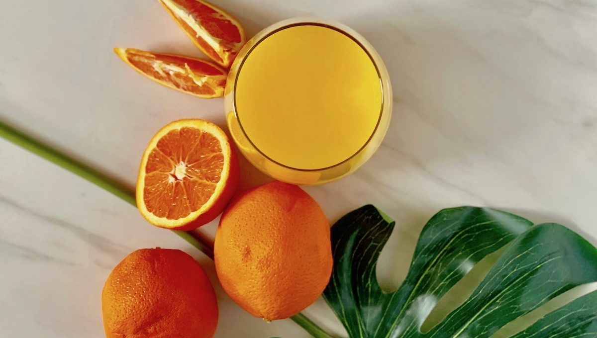 How to make fresh orange juice with a blender