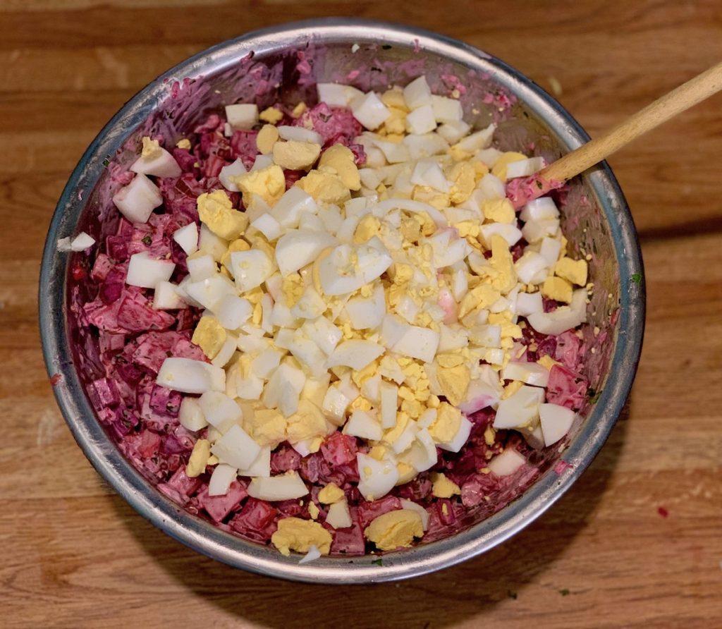 Cold beet salad recipe with eggs